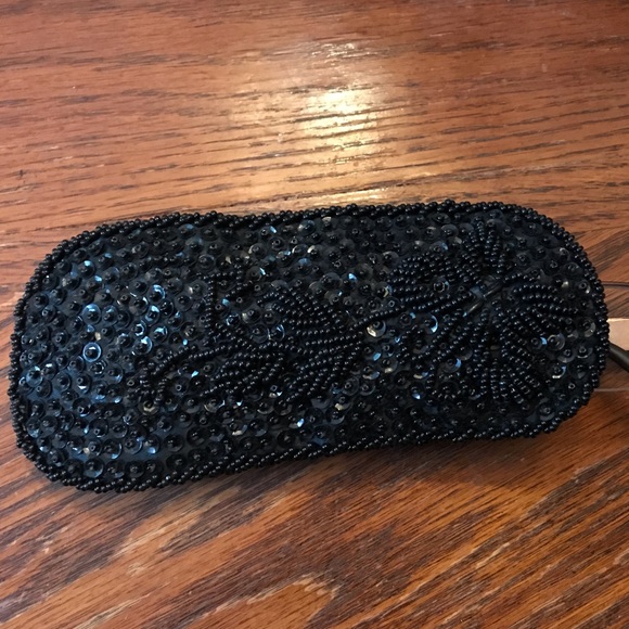 Accessories - Gorgeous Floral Design Beaded Eye Glass Holder